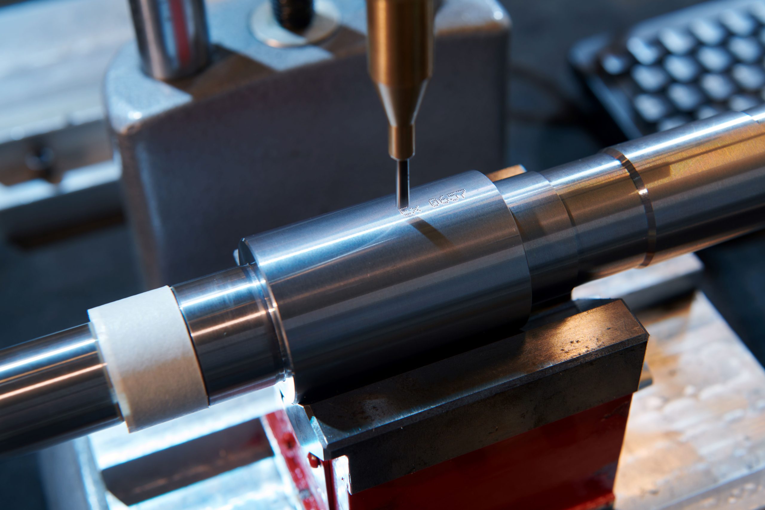 Motor shaft with rotor, machining